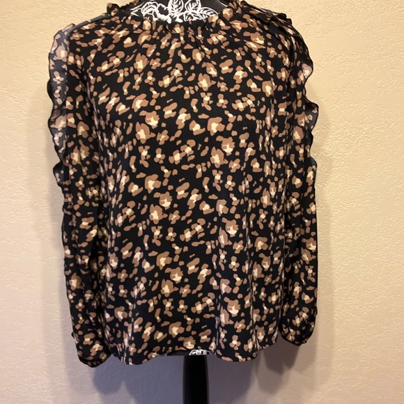 THML Tops - M THML BLACK TAN CREAM LEOPARD PRINT COLD SHOULDER LONG SLEEVED LIKE NEW BLOUSE
